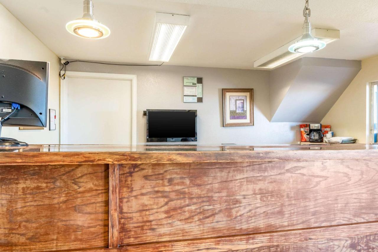 Rodeway Inn Pueblo Ngoại thất bức ảnh
