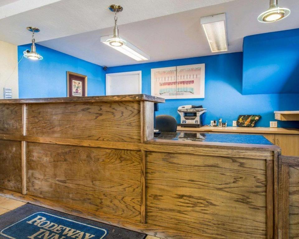 Rodeway Inn Pueblo Ngoại thất bức ảnh