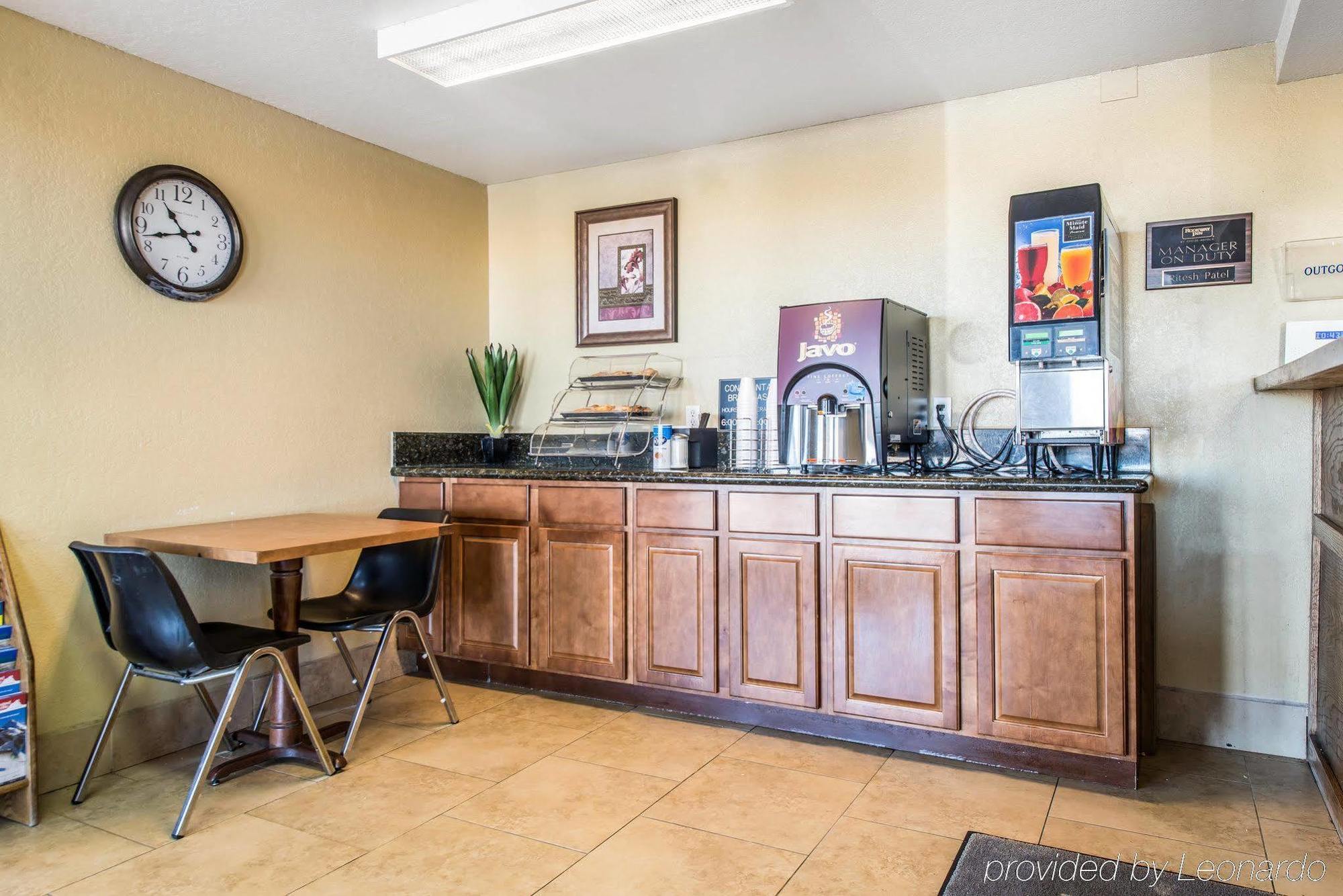 Rodeway Inn Pueblo Ngoại thất bức ảnh