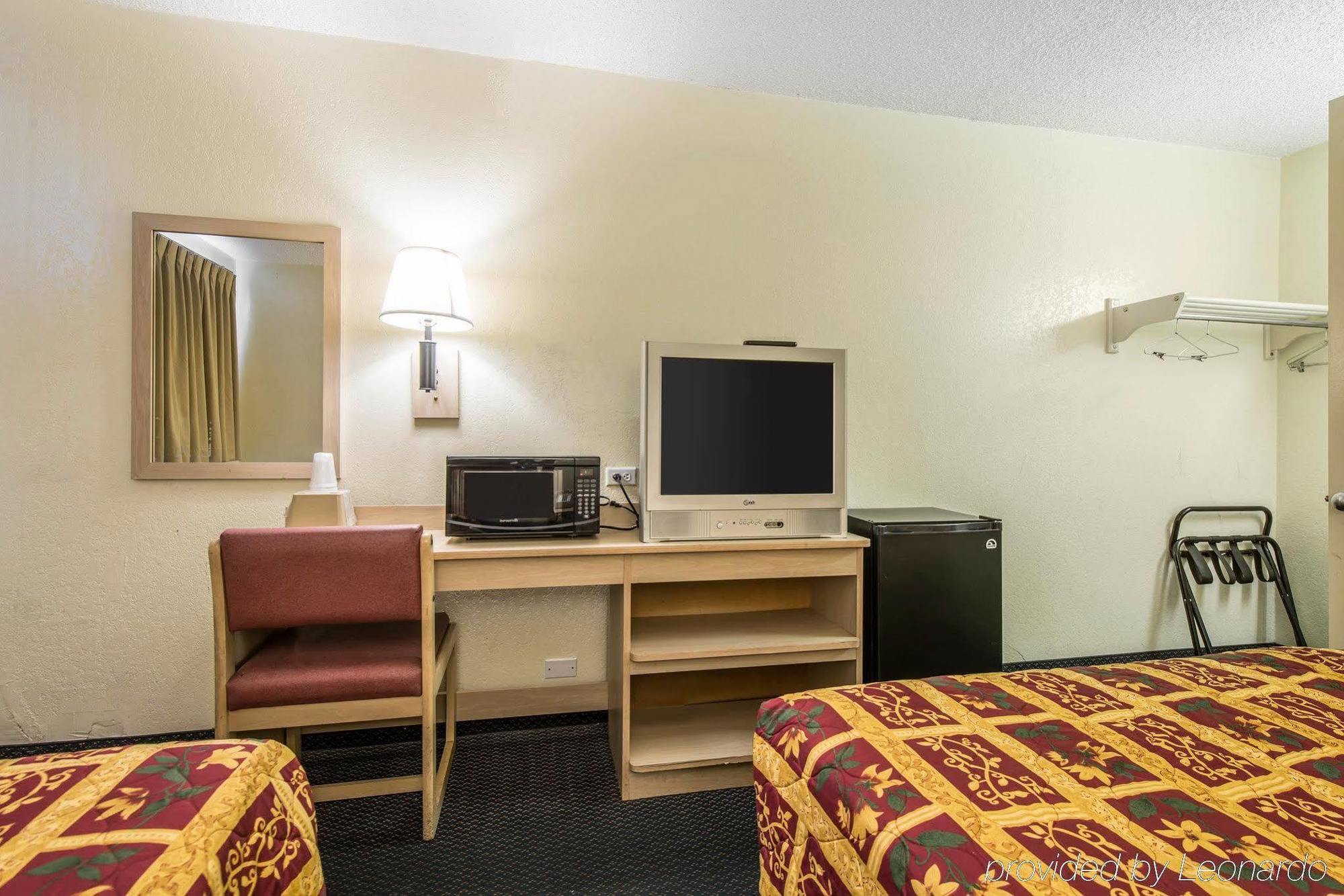 Rodeway Inn Pueblo Ngoại thất bức ảnh