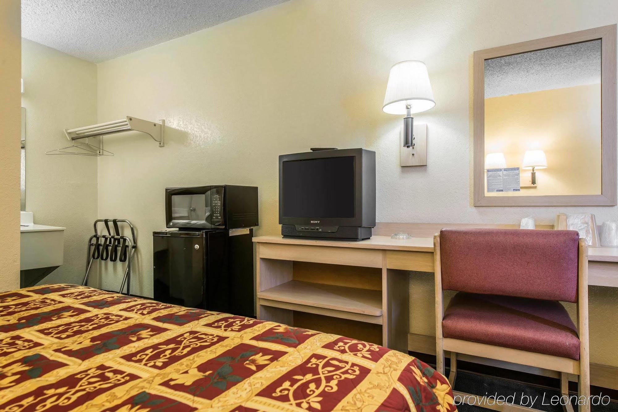 Rodeway Inn Pueblo Ngoại thất bức ảnh