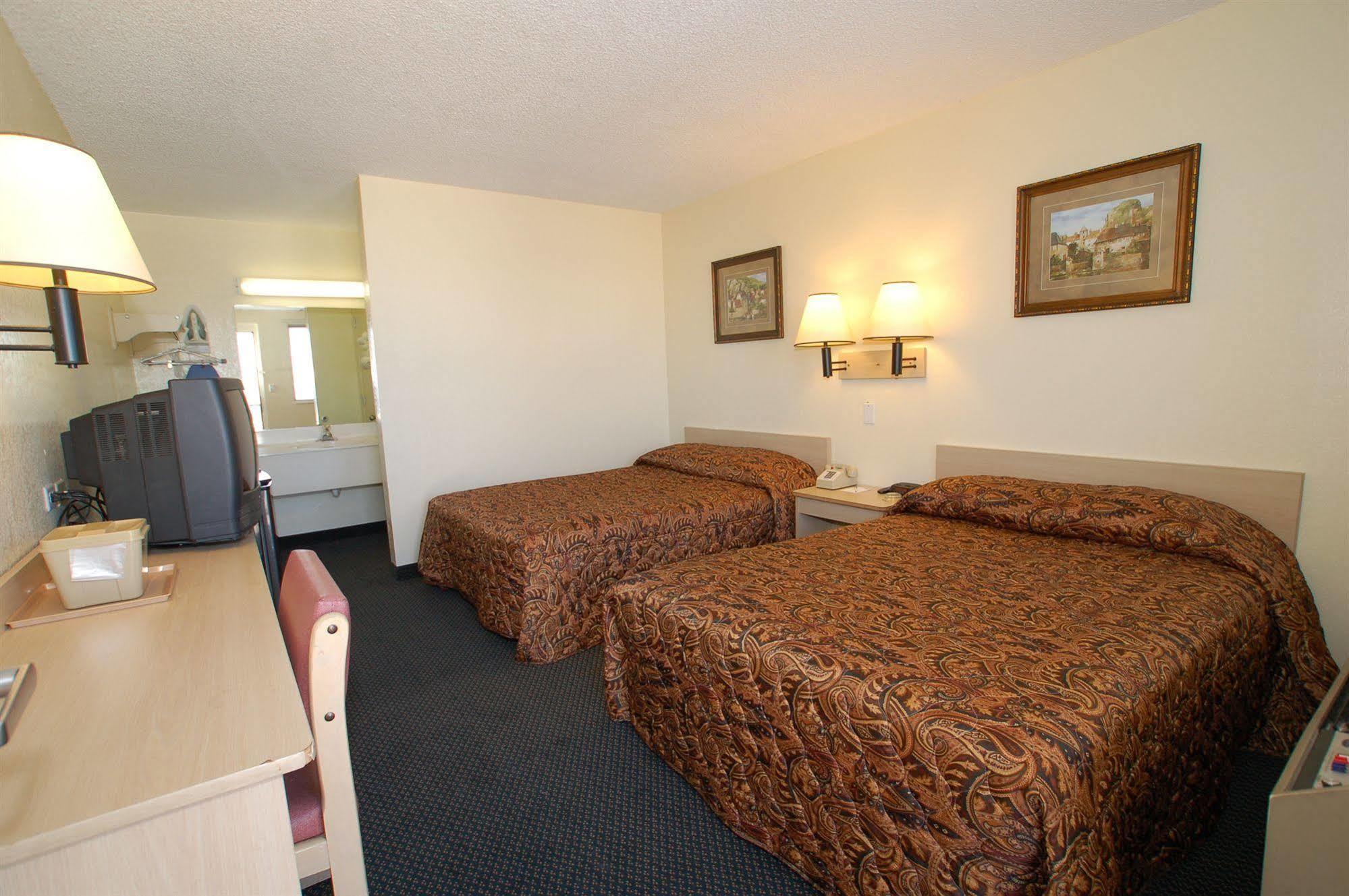 Rodeway Inn Pueblo Ngoại thất bức ảnh